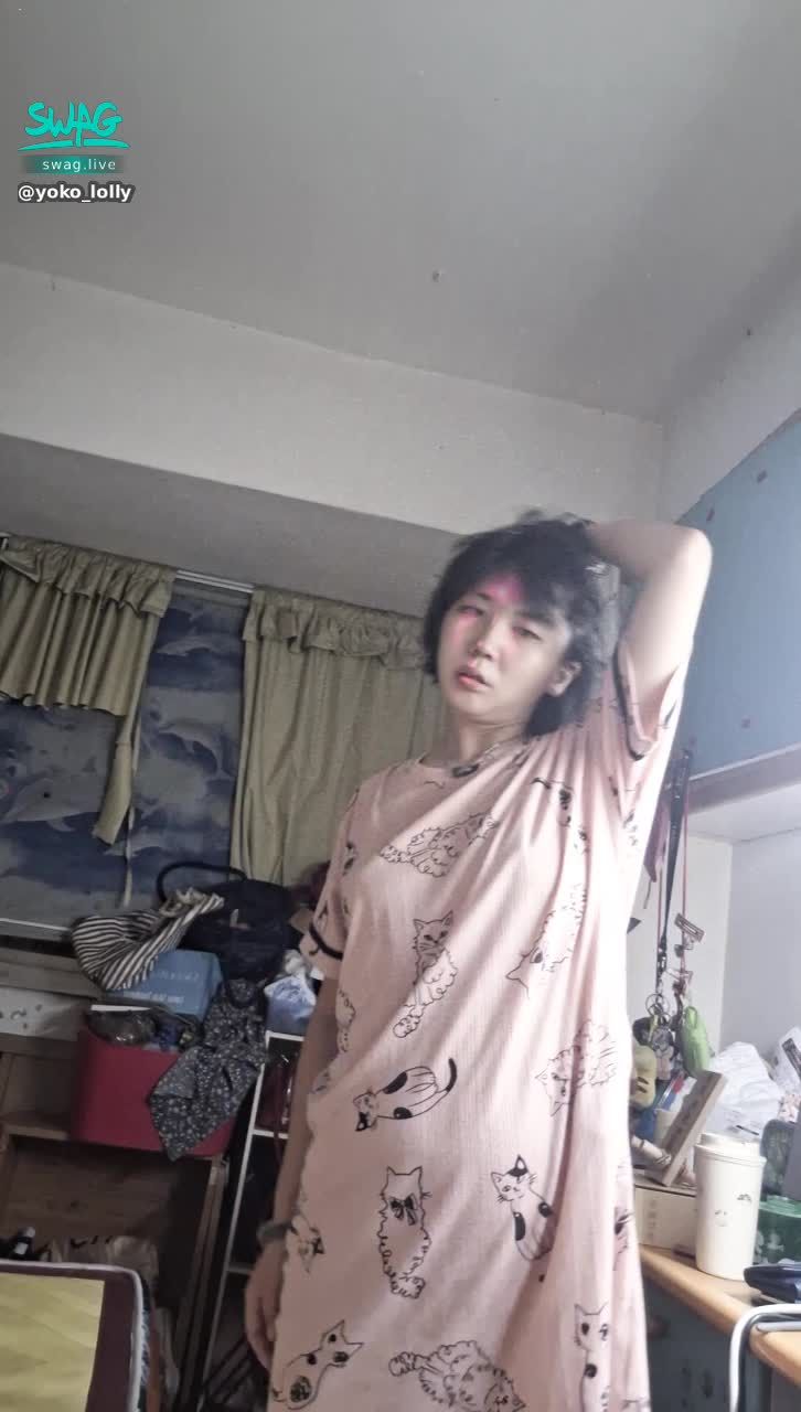  : #脫衣舞 #安眠藥 #旋律 #干我 #用力的幹我 你想跟我做愛嗎 跳跳糖好吃哦❤❤❤❤