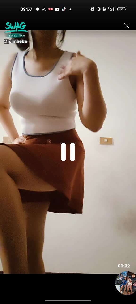 jolinbebe : 哥哥們幫我插入最大顆紫黑鑽
濕噴色射