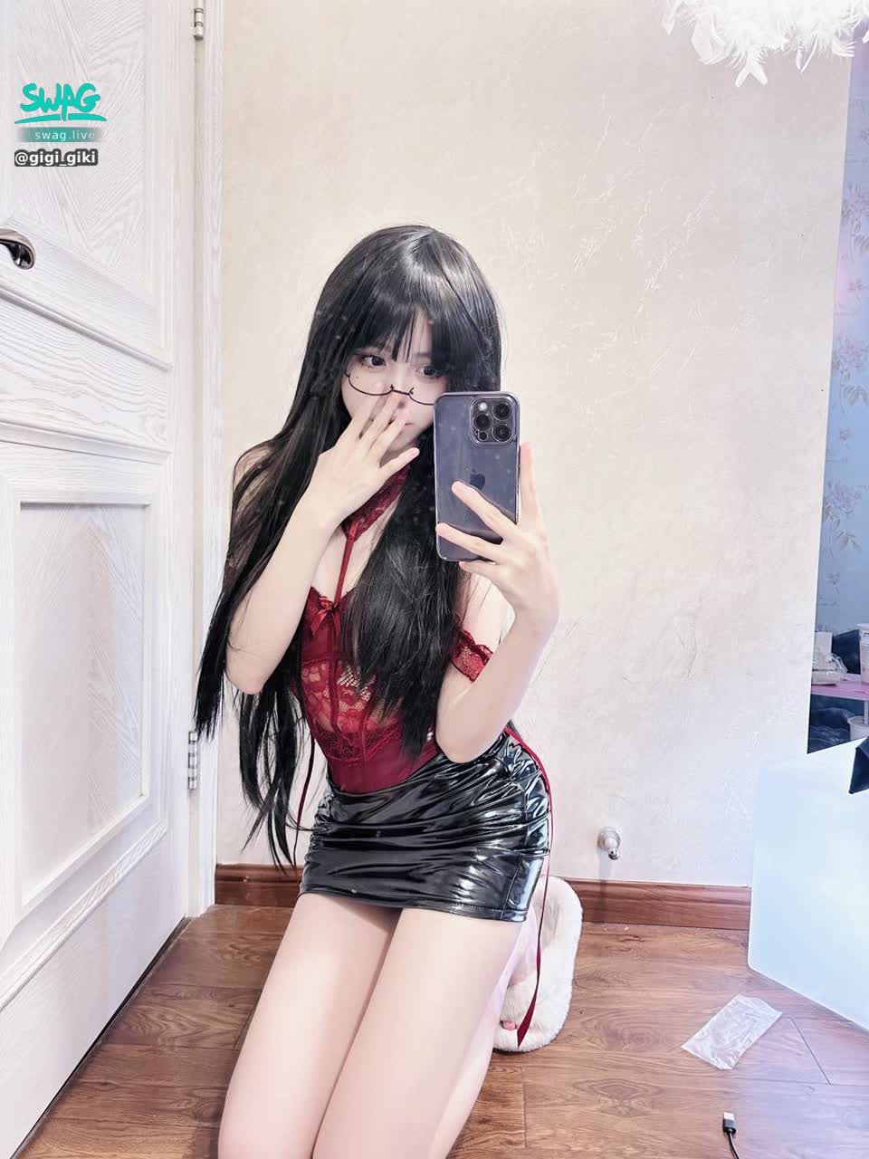 gigi_giki : 网红模特❤️
全身純天然💯小隻馬前凸後翹型,现实版最美女神❤️
🌟身高169//36B/A4腰/蜜桃臀
🌟好相处♡︎爱聊天♡︎无距离感
❤️接私人定制,私訊資詢哦~