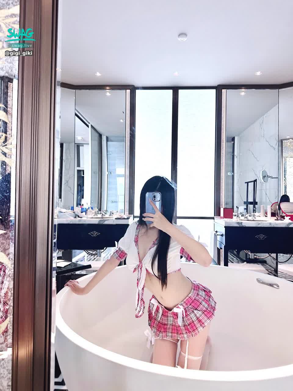 gigi_giki : 网红模特❤️
全身純天然💯小隻馬前凸後翹型,现实版最美女神❤️
🌟身高169//36B/A4腰/蜜桃臀
🌟好相处♡︎爱聊天♡︎无距离感
❤️接私人定制,私訊資詢哦~