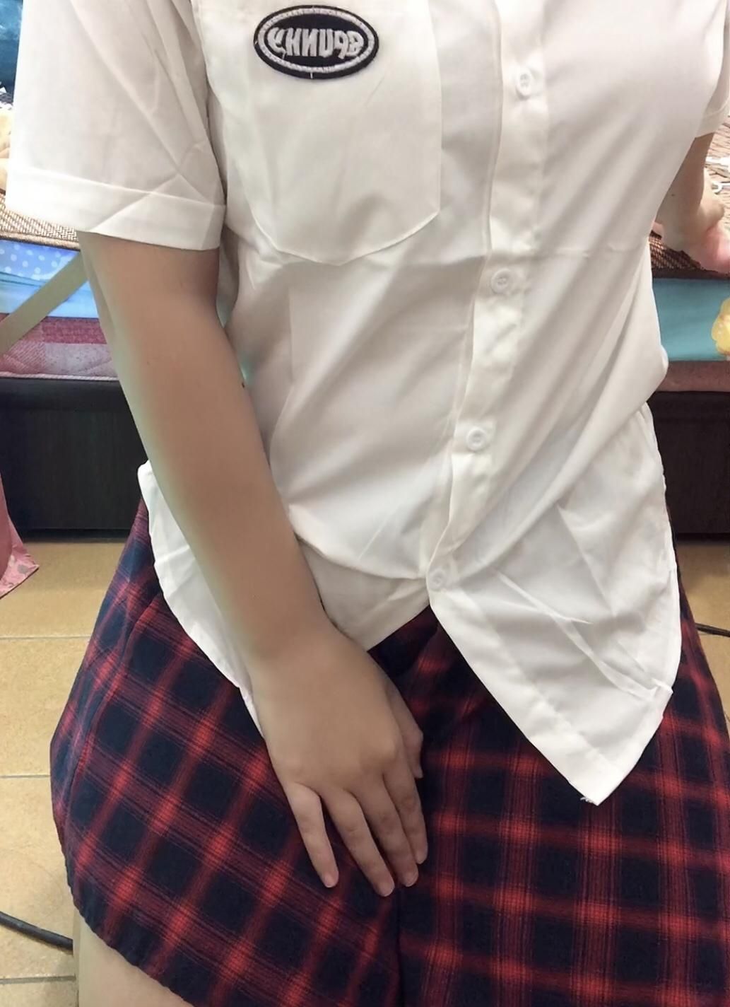 nightmoonm : School girl masturbates and exposes her face