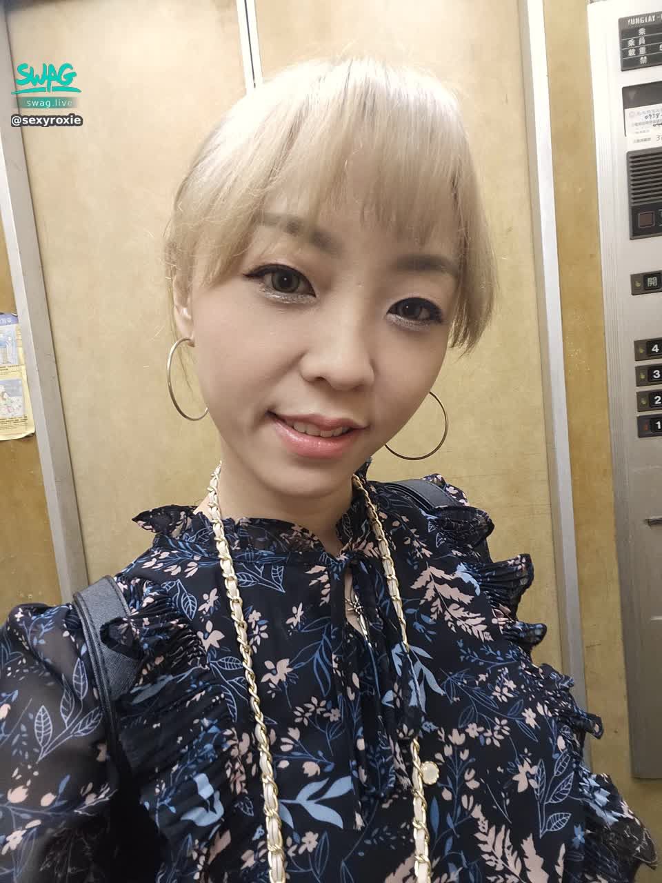 sexyroxie : 剛剛在 Ed 的直播結束了~一如往常的激烈啊🥹謝謝大家😘😘😘