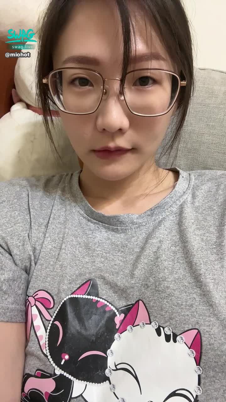  : 颱風天的夜晚 要躲在穴穴裡面嗎？