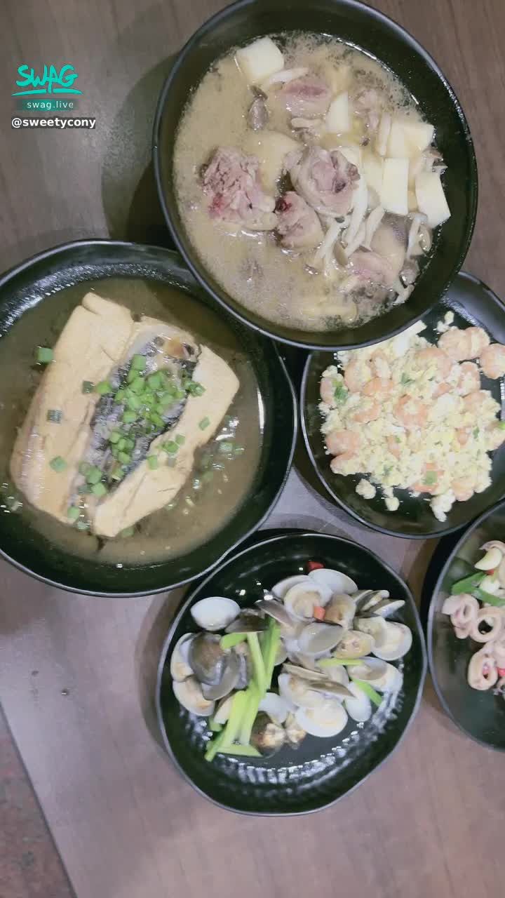 sweetycony : No delivery during typhoon weather 🌬️ Cooked a table of dishes by myself 😊