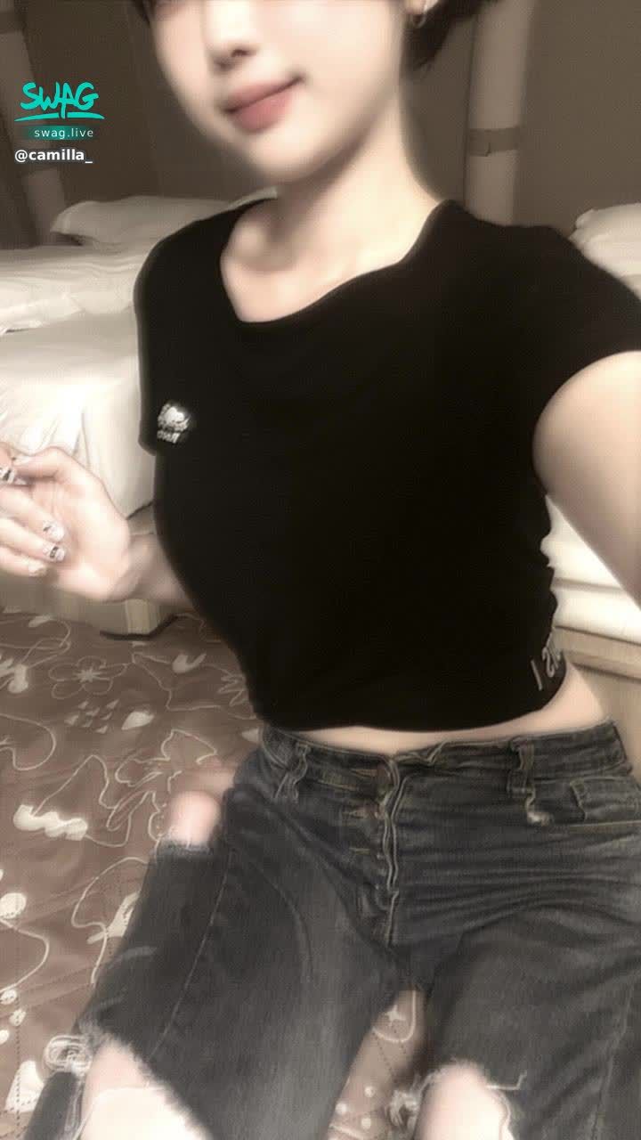 camilla_ : 捏一下肉肉🤏🏻