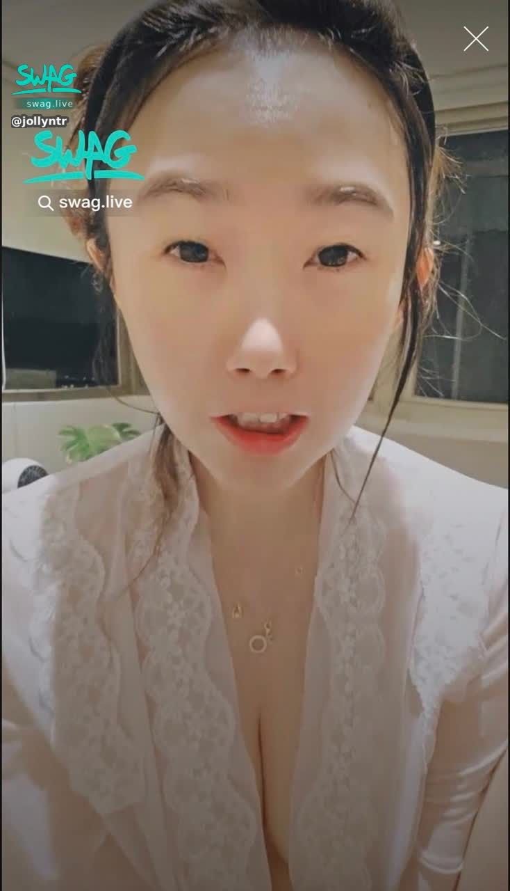 jollyntr : 直播花絮❤️剛洗完素顏