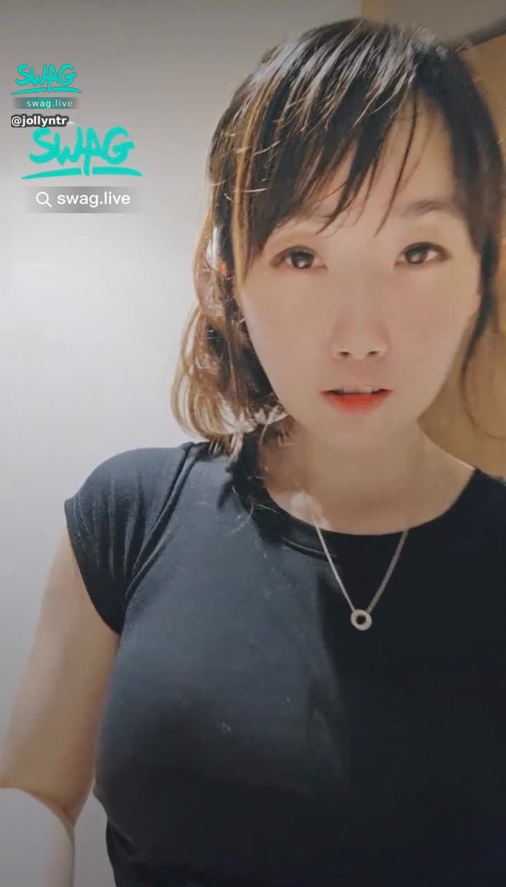 jollyntr : 直播花絮❤️今日上班穿搭