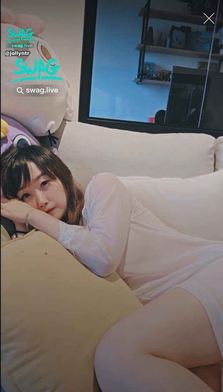 jollyntr : 直播花絮❤️慵懶的午後