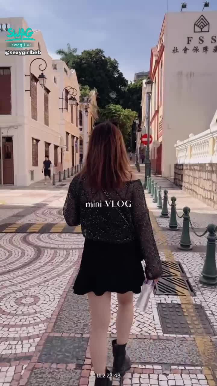 sexygirlbebe : 大家想我嗎？ 想看我直播的請➕1讓我知道你們還在🥰🥰🥰