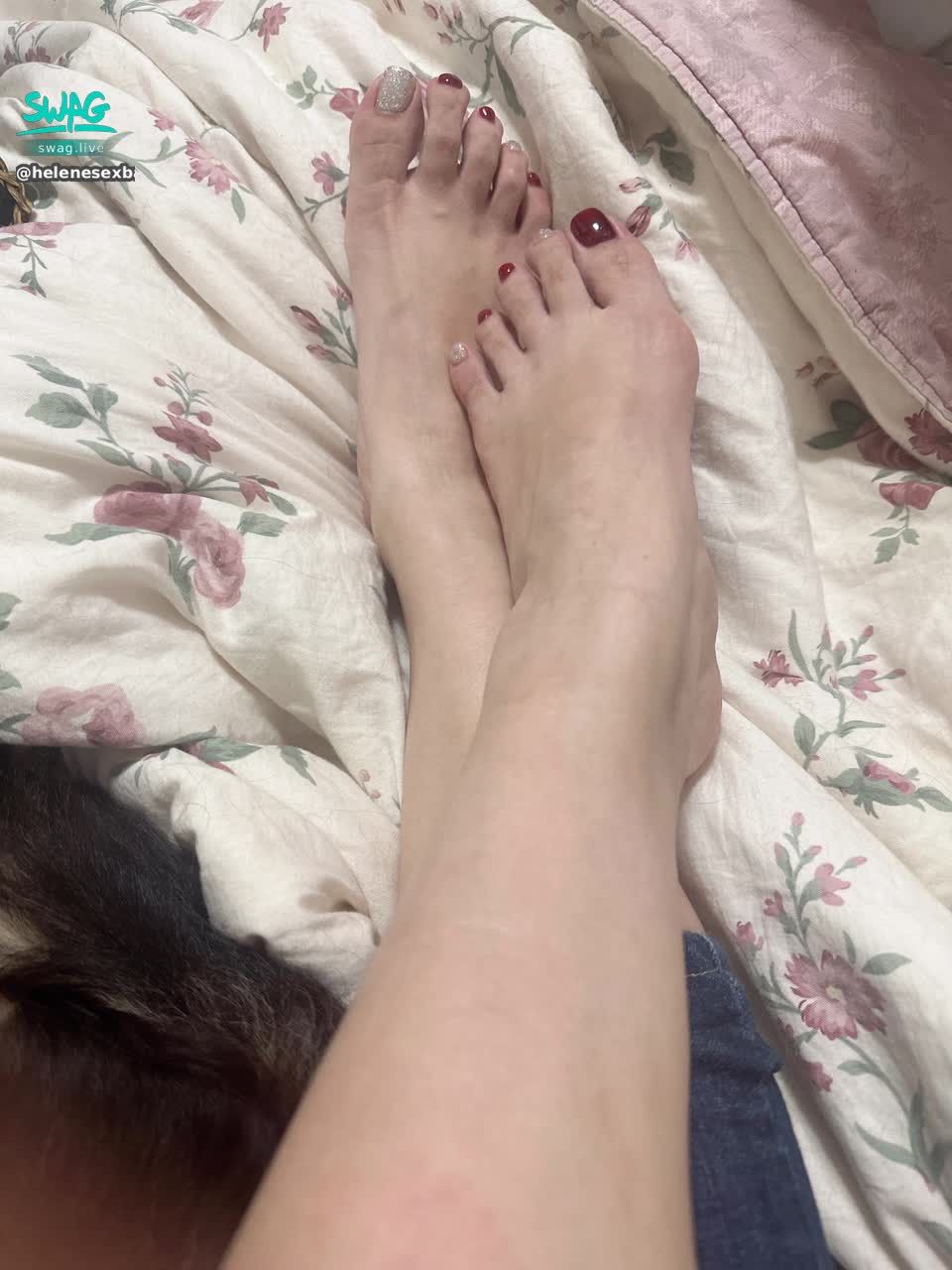 helenesexbaby : 漂亮的🦶🦶美甲❤️
足控記得收藏唷♥️♥️♥️