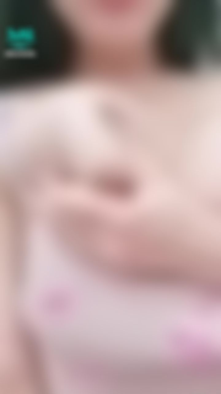 bershuka : 擠奶停不下來⋯爆發噴射奶水💦「滴、噴、流」母奶特寫‼️🥛🔞

48秒⋯哥哥趕快來多喝一點😋

#母乳 #母奶 #擠奶水 #奶頭