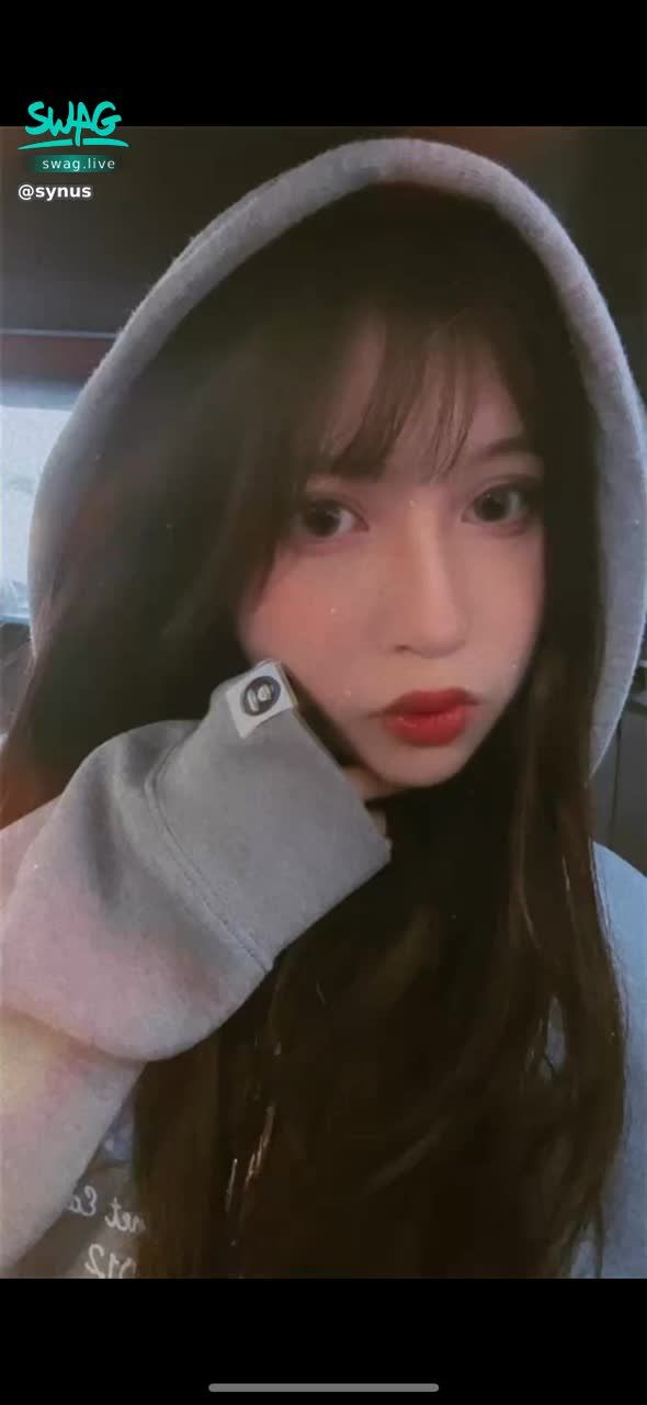 synus : 誰願意請我喝冬天的第一杯奶茶🥰
(手刀約會❤️