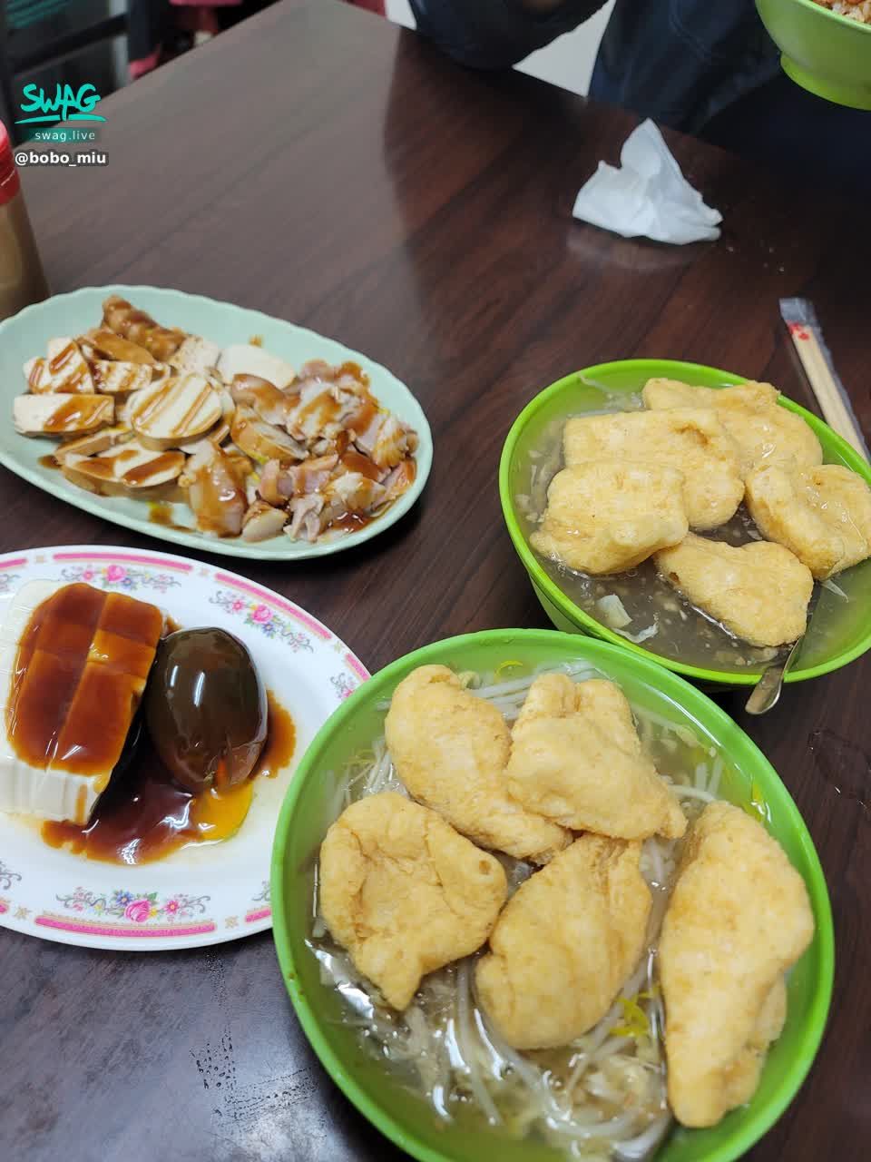 bobo_miu : 有沒有人懷念的魚酥羹啊
真的好吃
哪位哥哥想跟我一起去吃
我等你哦 💋💋😘