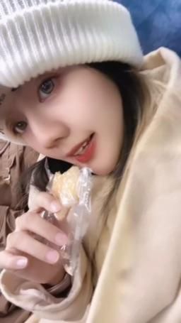 50rabbit_150 : ✨成功搭到公車🚌平安抵家了🏠~~
今天感謝各位瘋人院的新舊院民🌀🌀在最後一刻力挽狂瀾‼️
大叔下半場帥爛嘿,爛在我們心裡去不掉了😆😆😆😆😆黏餬餬🫰🏻🤣❤️
——
明天依舊肖歸暝!!
下午17:00準時開院🏥!
歡迎各位新舊院民來玩⛳️~~~~
see u guys tomorrow 👋👋
❤️🫰🏻