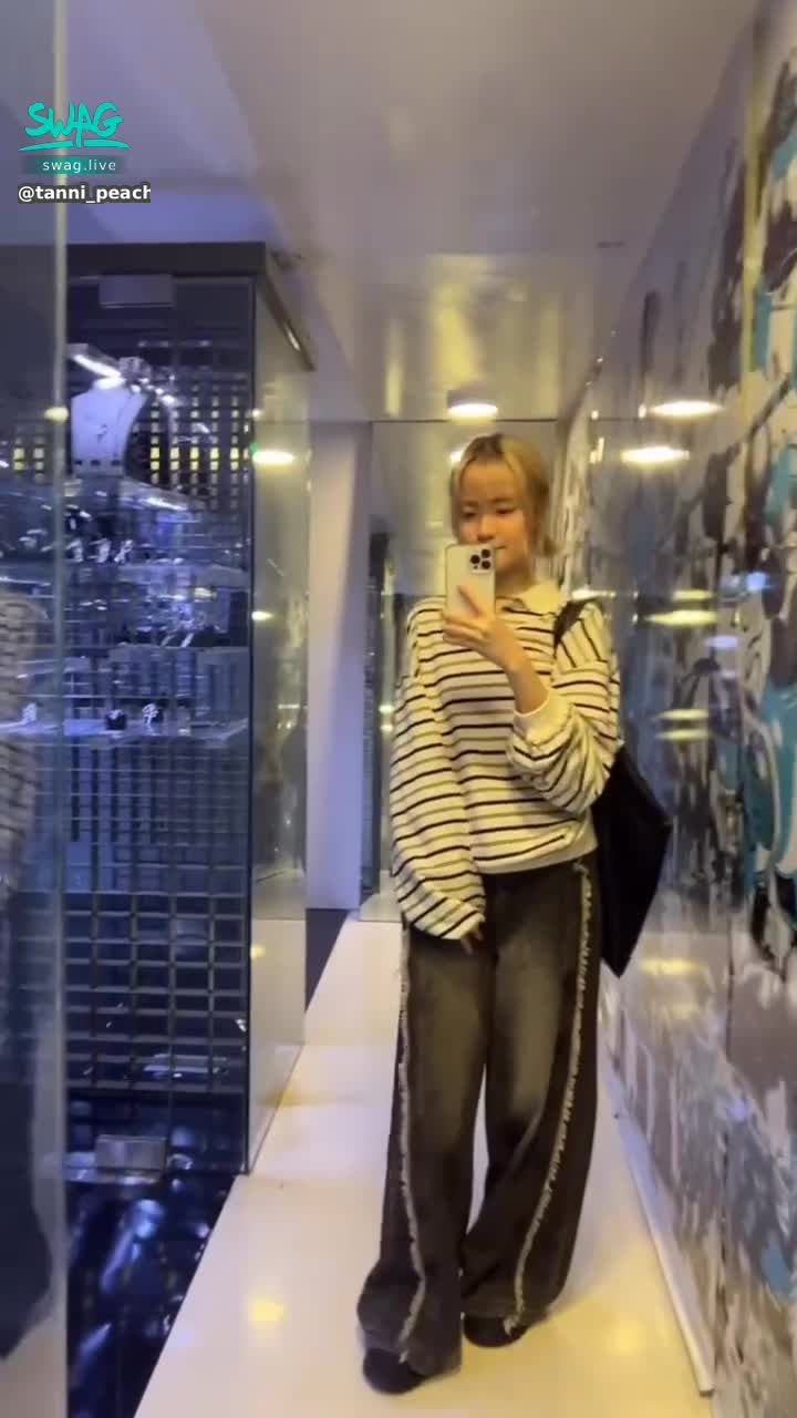 tanni_peach : 每日OOTD🥰我這樣是不是看起來很高勒🤭
#OOTD #自拍 #可愛