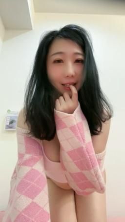 bershuka : 巨乳美尻💗白色丁字褲臀腿色誘！騷搖誘惑