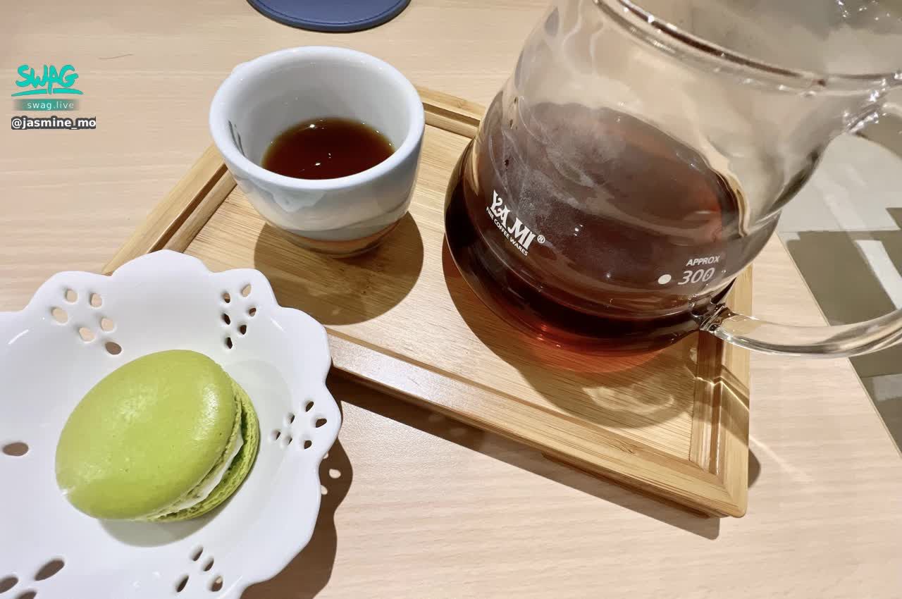 jasmine_molly : 淺培咖啡好香 ～
喜歡酸感 ☕️
檸檬🍋馬卡龍 😍