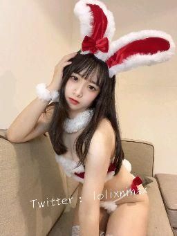 lolixninax : 我想要～聖誕禮物💖
 聖誕老公公趕緊來🎅🏻❤️Babe
想看更好可以解鎖（短影音跟長片）