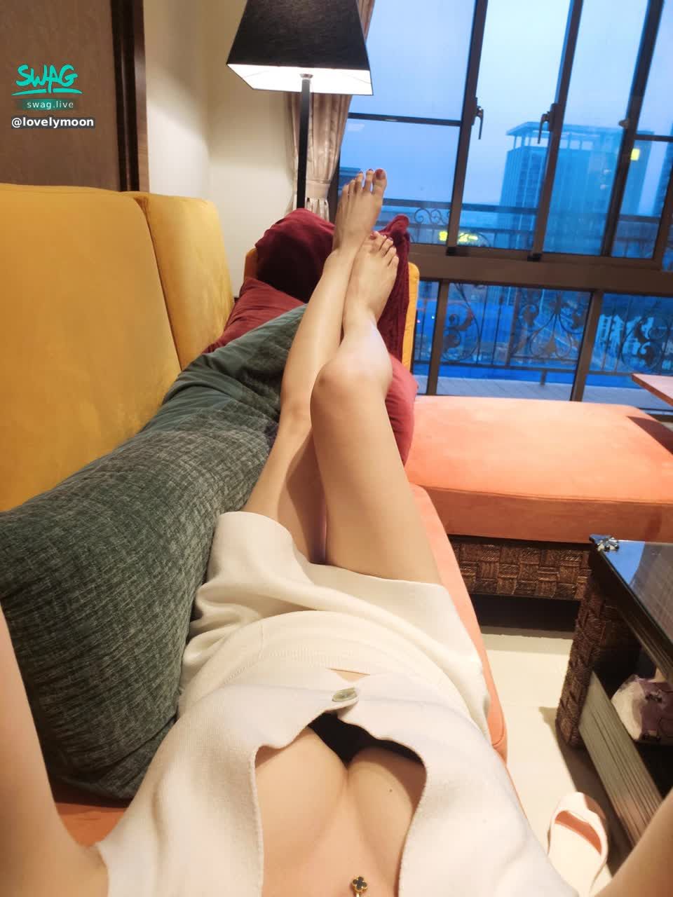 lovelymoon : 不知道還有沒有人記得我
不知道還有沒有人想念我……
#美腿