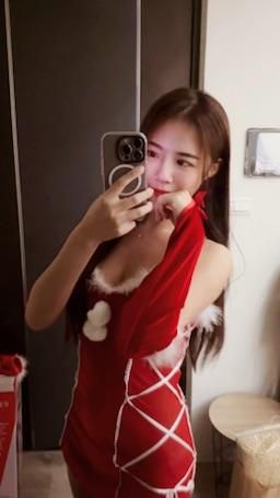 sharonnnnn : 🎄預告🎄今晚10點上播唷❣️聖誕節我們一起過吧🥰今晚要一起舒服的抱抱睡嗎？💋