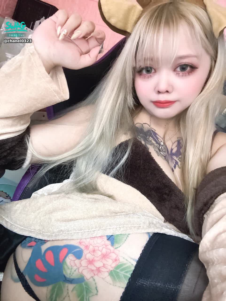 chanel0323 : 這裡有一隻迷路的麋鹿👀
想認領的私訊我~
#sexy #性感 #騷 #大奶🔥 #奶 #巨乳 #自拍 #福利 #私訊 #白白嫩嫩 #露臉 #可愛