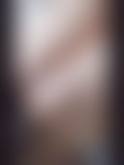 383838moni : 一直玩我的潮吹點，好討厭喔
是想要榨乾我的水，讓我少做一點是嗎？
噴淫水居多，所以不會像噴尿一樣，往上噴