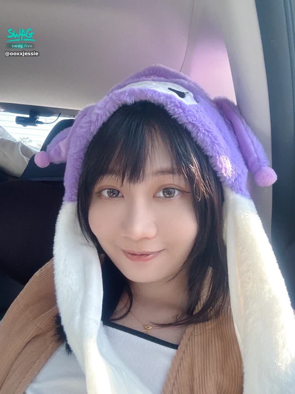 ooxxjessie : 當可愛小兔兔😍