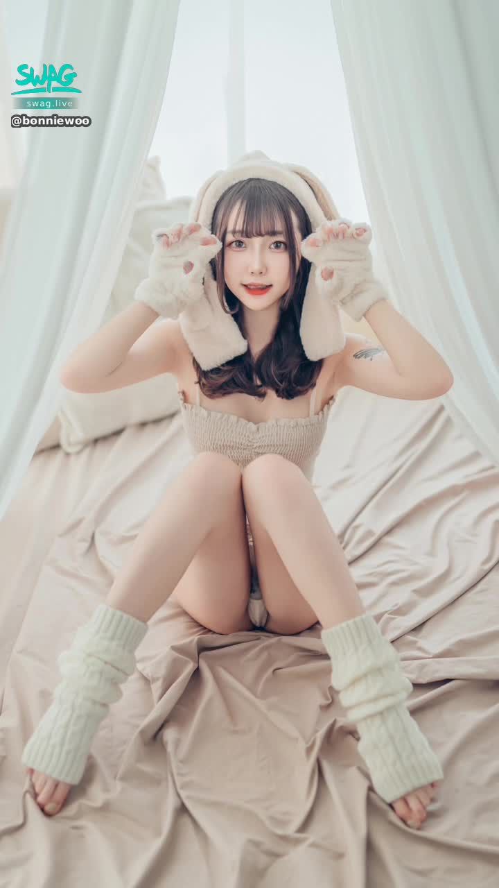 bonniewoo : 小貓貓來找你討歡心，最新活動私訊我才有喔！