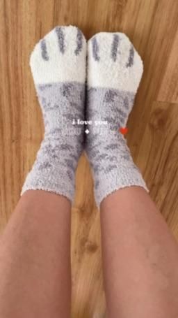 artemis_babie : 腳超冷,到底怎麼保暖🥺