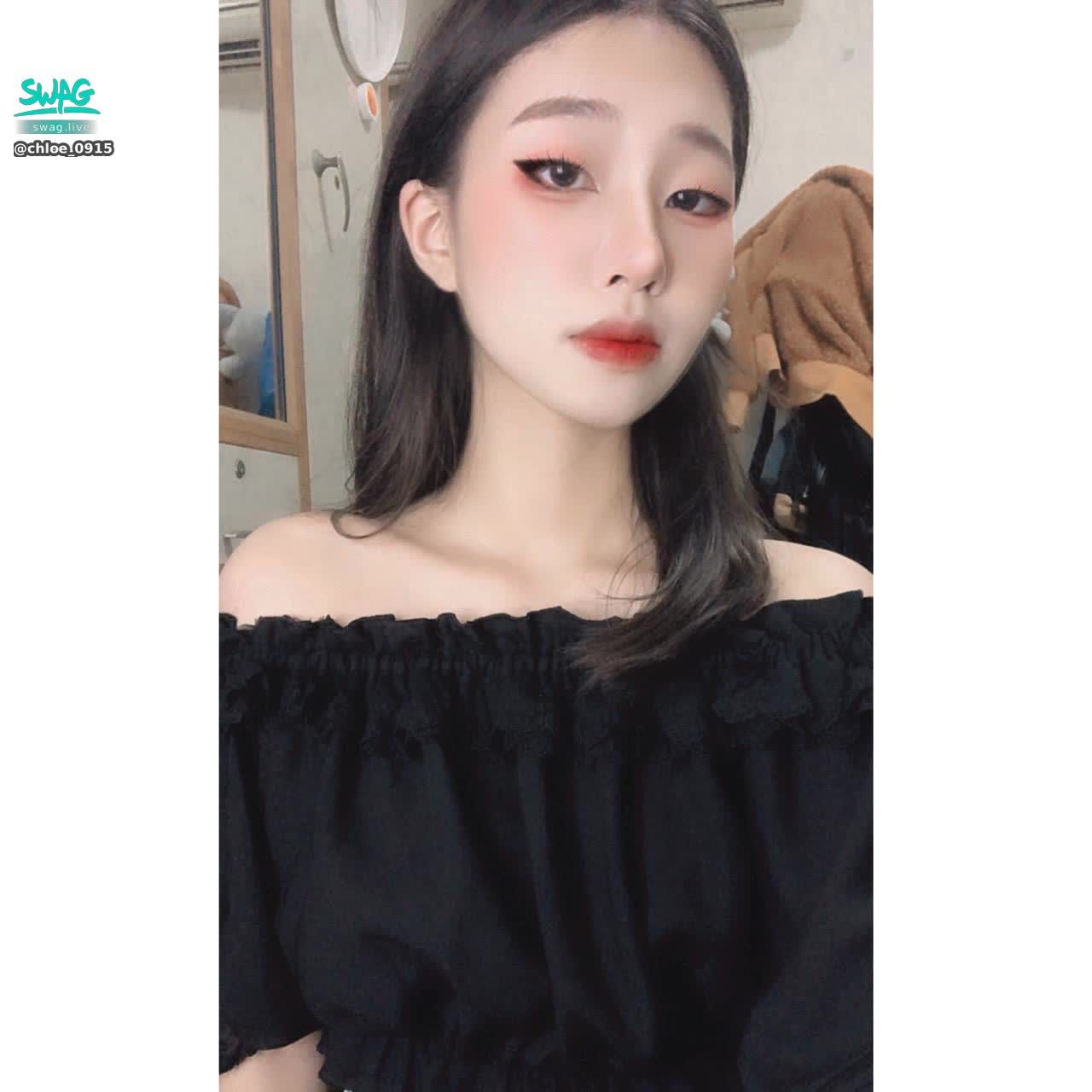 chloe_0915 : 我發現很多人喜歡大頭照的妝容耶🤣🤣🤣這兩張送給你們!給我放在手機桌布😜每天睡醒第一眼都是我❤
#sexy #性感 #生活 #自拍 #露臉 #可愛 #全swag顏值最高 #蘿莉控 #清純