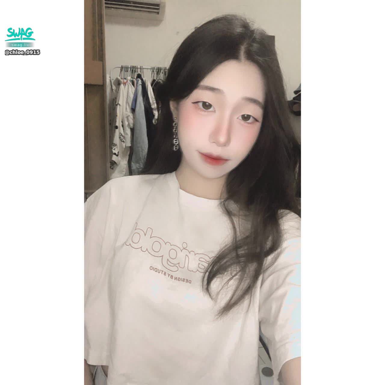 chloe_0915 : 這幾天身體不舒服~停播休養一下😓
很多人都私訊關心我近況🥰
小稀很感動~
我會盡早跟大家見面的👀
送你們幾張美美的我
看不夠可以私訊我要更多❗
#sexy #自拍 #性感 #奶 #內衣 #露臉 #全swag顏值最高 #新人 #可愛 #白白嫩嫩 #蘿莉控