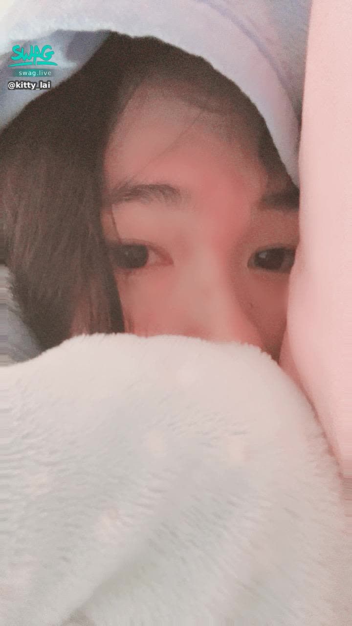 kitty_lai : 突然發燒了🤒好不舒服🥺
喉嚨像吞了刀片一樣痛🥹