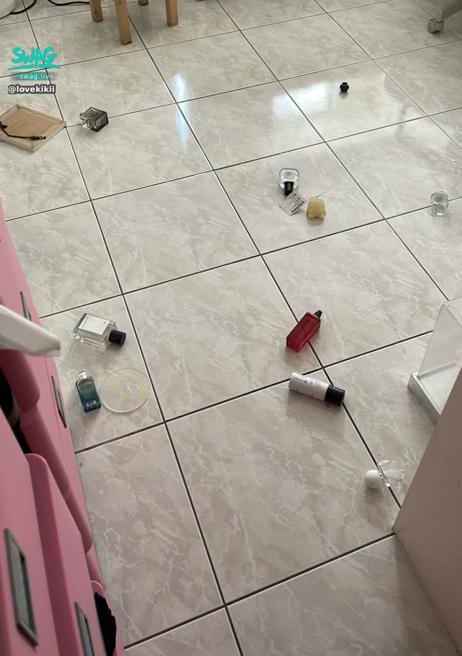 lovekikii : The earthquake... a lot of things were dumped, and several bottles of perfume were broken... 😭 Fortunately, everyone is fine...I'm so scared. . How are you?