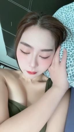 joeyjia : 你的女朋友已上線💕