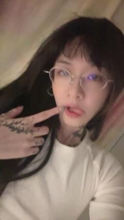 colavsvs : Babe久等了💗
2/1(六)23:00 開胃播
達 150萬 鑽 開慰特寫💗
#主題直播