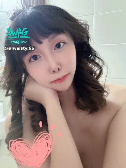 alweisty.66 : 二選一❤你們最喜歡哪一張的薇薇呢?私訊告訴我換一部私藏影片🔞
#sexy #性感 #生活 #可愛 #露臉 #大眼睛 #白白嫩嫩 #全swag顏值最高 #私訊