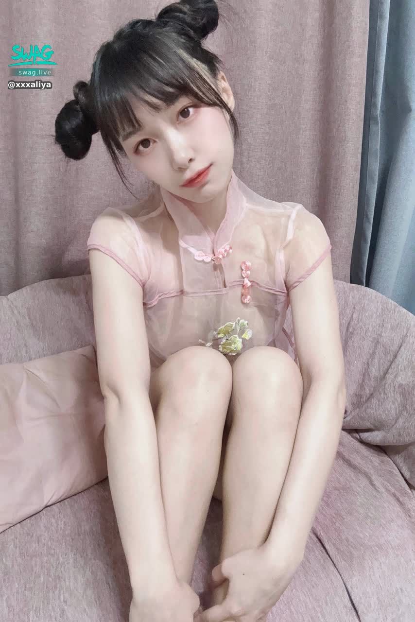 xxxaliya : 🔥🔥透視裝ㄚ嬛抽插禮包🔥🔥
💋超透視跟哥哥貼近距離
💋透視Q彈D奶視覺饗宴
💋嫩鮑慰慰讓哥哥秒射
💋露臉露點露鮑
💋超色抽插片
💋3部共三分半滿足哥哥