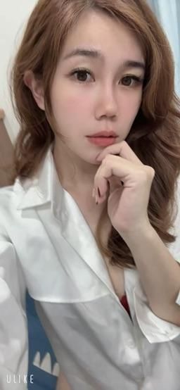 sexy_miya : 上班播時最常被問

不怕被發現嗎！？

就好像記者問一個從火場逃生的生還者～～請問你當下害怕嗎🫣🫣

怕呀～～我當然怕～～

但我只有上班有時間播

也知道只有直播才有業績能生存

為了生活我確實玩火🔥🔥🔥

我不求什麼～～只求願意支持的就動動手指。無論私訊或直播我都很認真

不願支持的也不要認親或猜我的工作🫶🏻🫶🏻