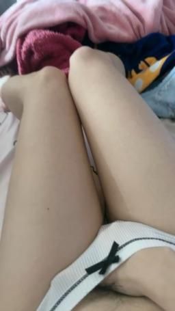 sweetbooboo : 不小心摸到高潮了😈好爽⋯身體不自覺的收縮