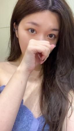 janie0209 : 剛洗澡完🔒😈近拍舌頭
奶頭、性感的毛