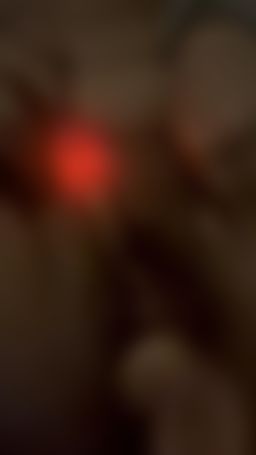 plaintivefire7333 : 「學弟，這樣不太好吧？」
：「可是妳身體挺老實的呀」
就這樣一路被學弟用玩具玩到高潮了🫣🫣