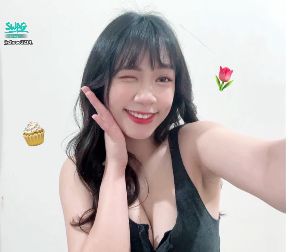 chooo1214_ : 嗨我是涵涵💗
身高:160cm
體重:47kg
三圍:32C/24/33
興趣:唱歌/打羽毛球
IG:chooo1214_
♡
在這個有點苦的世界
我想分你一點甜🧁
希望能帶給你溫暖、開心、放鬆的視覺享受🫶🏻