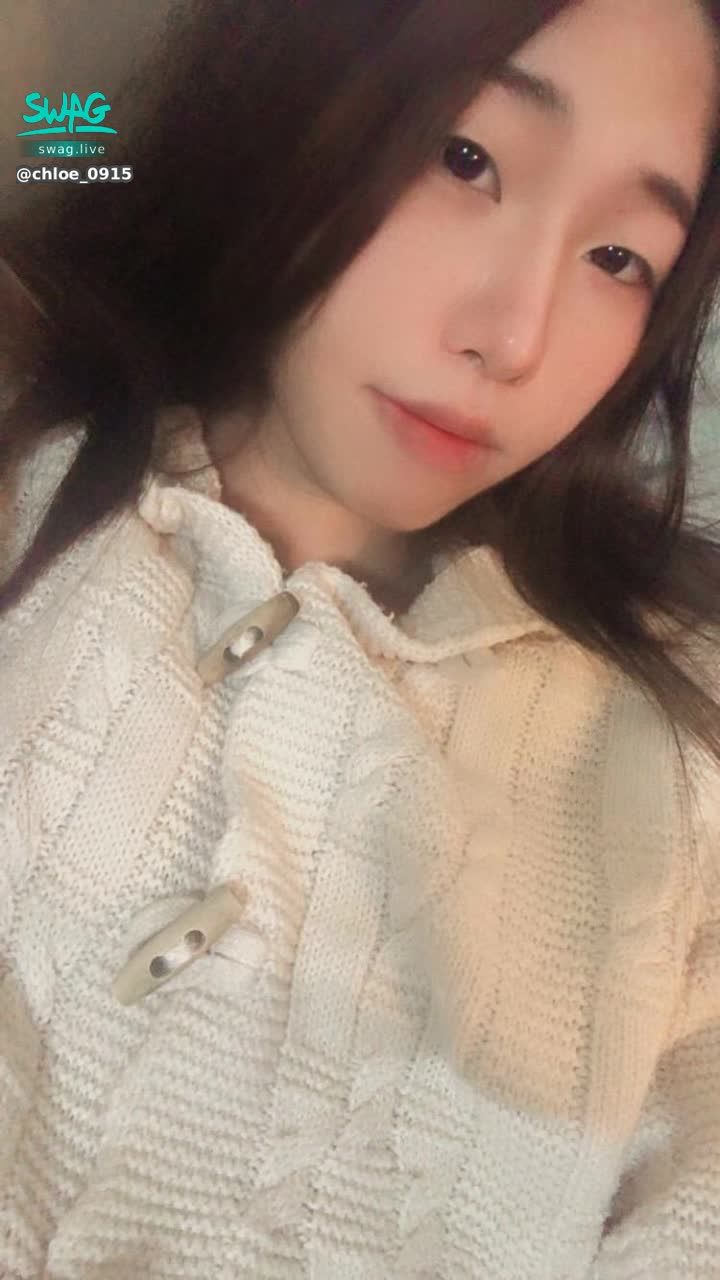 chloe_0915 : 沒錯~我又感冒囉🤣🤣🤣新的一年身體一直出狀況😥所以才休息幾天沒開播~你們願意再等我一下嗎😘


#sexy #生活 #露臉 #可愛 #全swag顏值最高 #性感 #日常