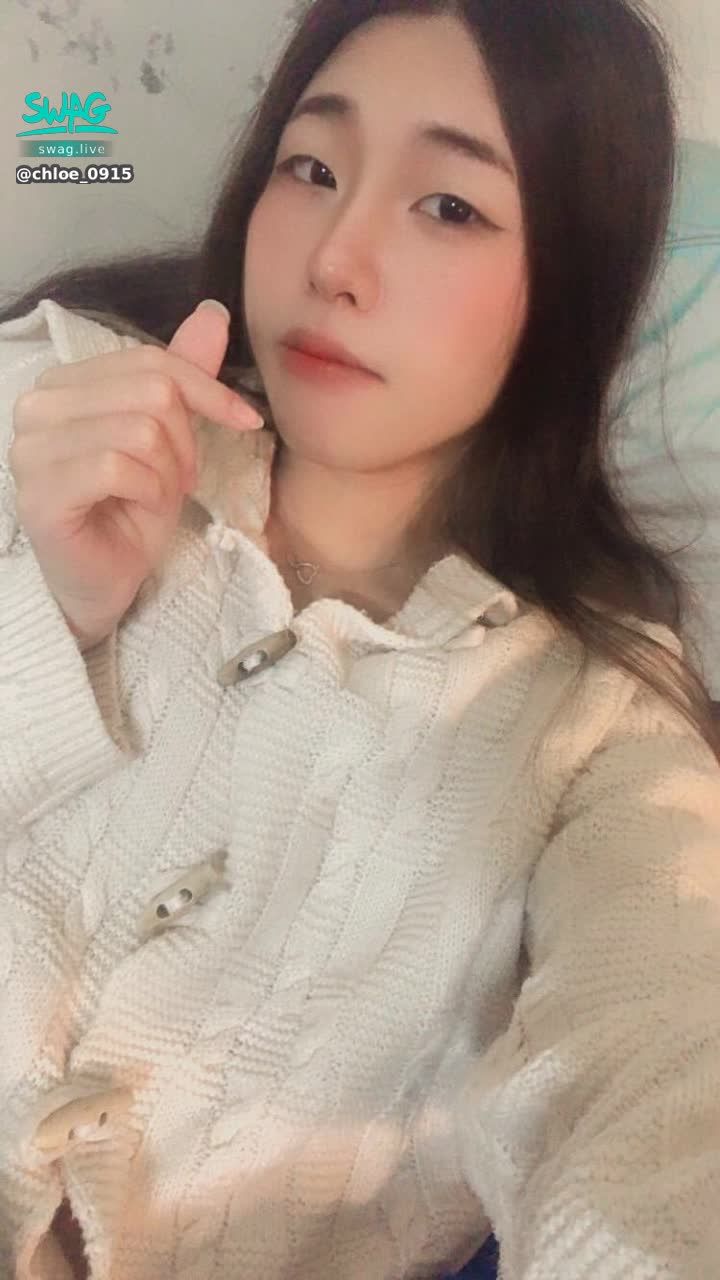 chloe_0915 : 謝謝關心我的你們👀如果真的太想我~可以私訊我換福利影片🥰

#sexy #性感 #生活 #日常 #露臉 #可愛 #全swag顏值最高 #白白嫩嫩 #私訊