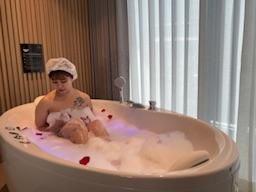 may_yy : Babe Come and take a bath with Mai Xiang? 😈😈