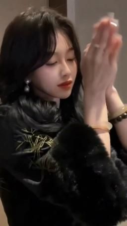 cherrrrybabe : 來財來財的dj版本，好看的誇100次好看😝💗讓我自戀一下下囉🥰💗