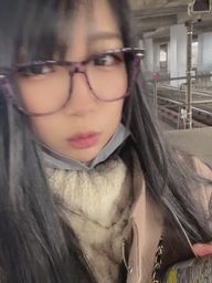 chiori_chan : これから、ちち、、、ちちぶてつどうにのって
今年のおまいりをしてこようと思います!!
色々リベンジしたいこともありまして。。。
あと他にも目当てがあるんですけど、
それは内緒!お楽しみに!
ヒントは、おなか空いたーーー!!!