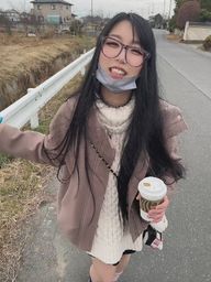 chiori_chan : 今日いい天気だね!!!
ん?手に持ってるもの???
いろいろ考えてたんだけど、、、ね!?
聞いてほしい!!
