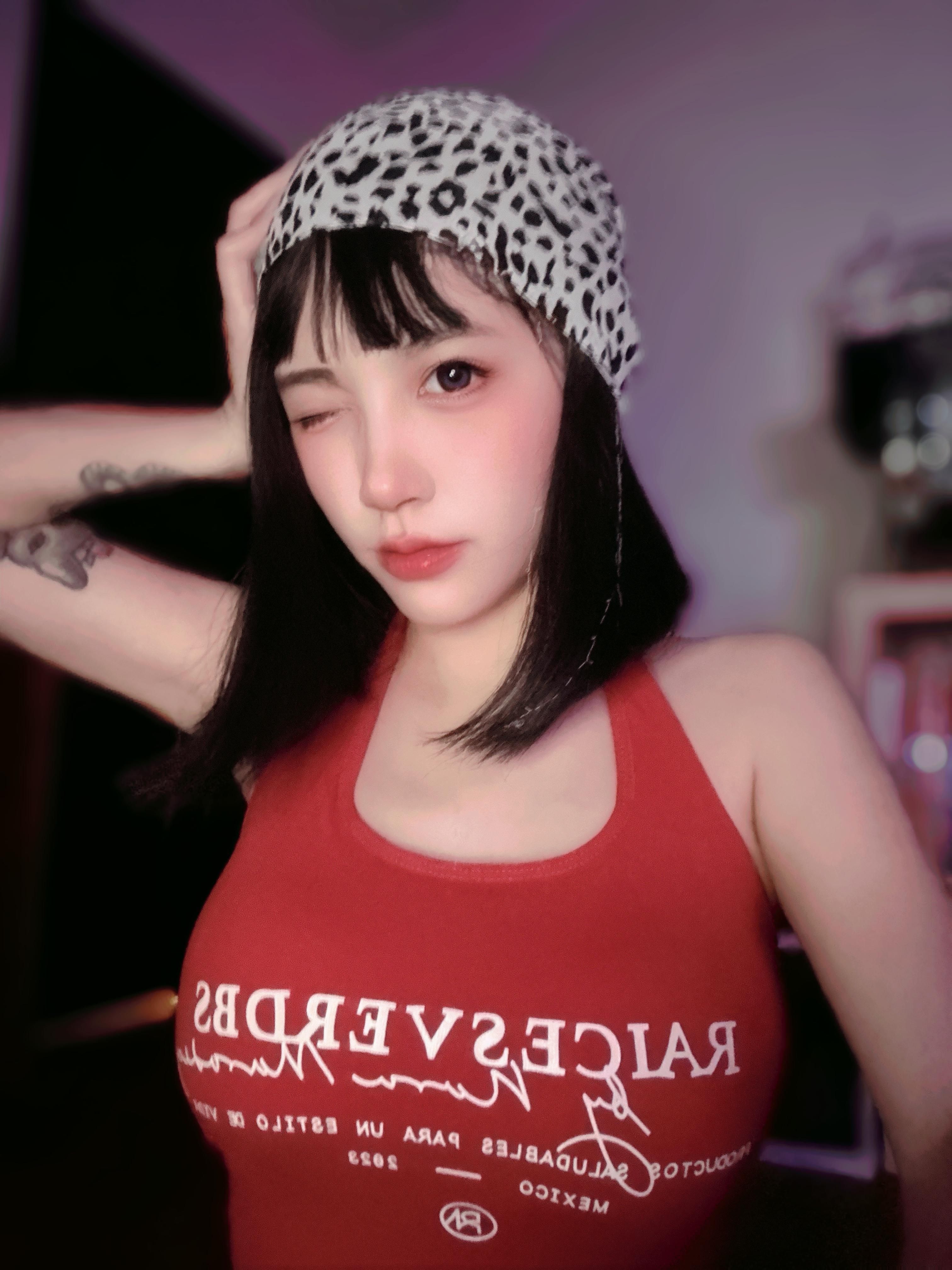 imkowan : 阿嘿顏乳交 🥰 現在在直播快來