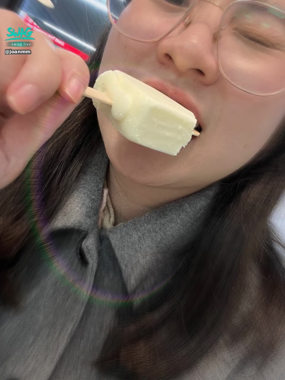 joanmm : It's cold and I want to eat popsicles
Babe Do you want to eat together?

#生活